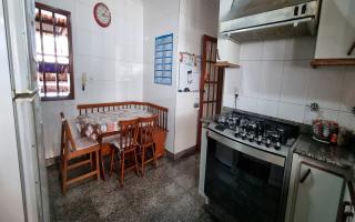 Casa para vender com 4 quartos, 324m² - 1938