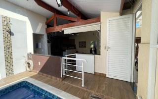 Casa para vender com 3 quartos, 300m² - 985