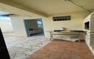 Casa para vender com 1 quarto, 130m² - 1398